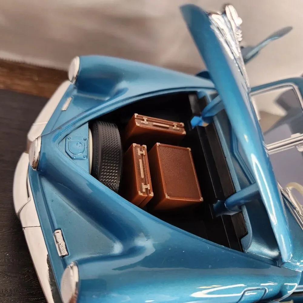 Road Legends 1948 Aqua Blue Tucker 1:18 Diecast Car # 92268 With Box and Stand